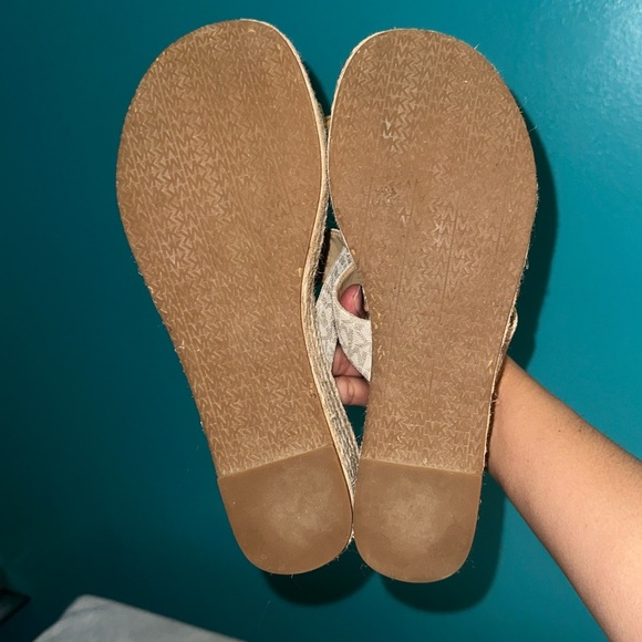 Michael Kors monogram Sidney toe sandal - Picture 16 of 17